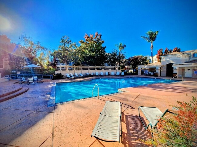 Building Photo - Beautiful 3bd Tri-level Home With Pool, Playground, & More!