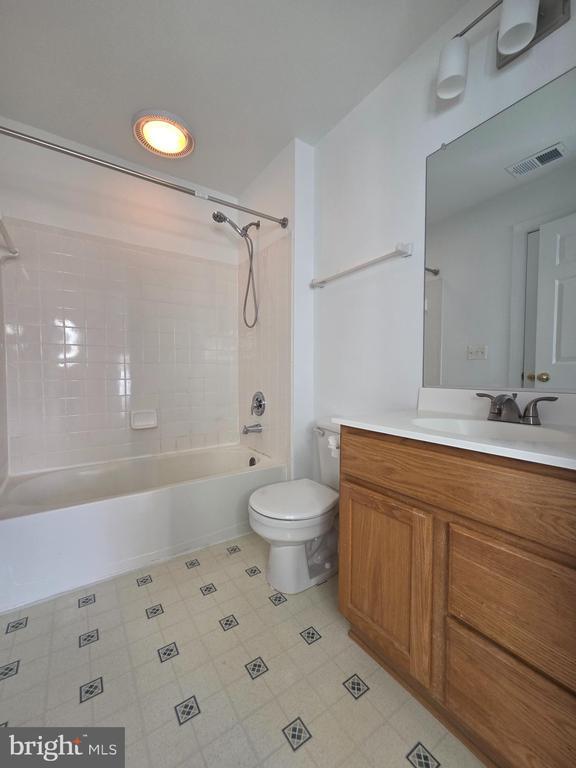 Building Photo - 8183 Skelton Cir