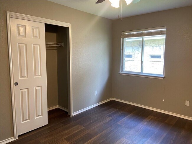 Building Photo - 1513 Big Bend Dr