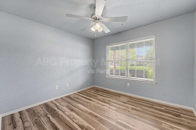 Building Photo - 3801 SW Gibson Ave