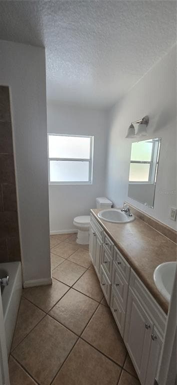 Building Photo - 1500 Roscomare Ave