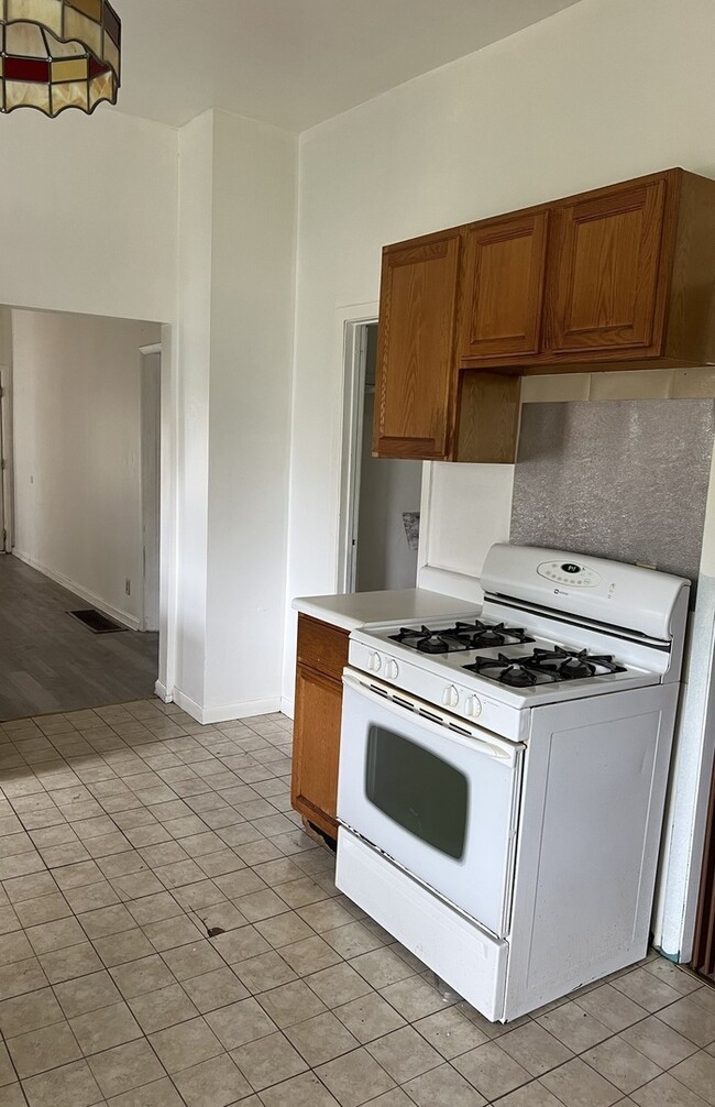 Building Photo - 404 155th St