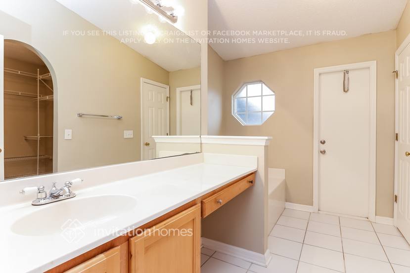 Building Photo - 4508 Stable Dr