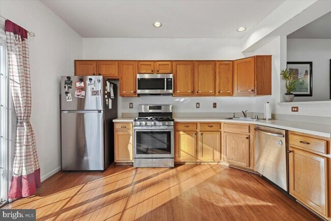 Building Photo - 15516 Three Otters Pl