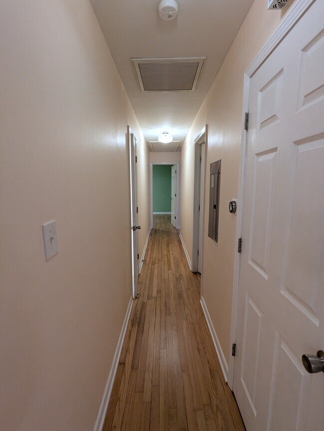 Building Photo - 2506 N Duke St