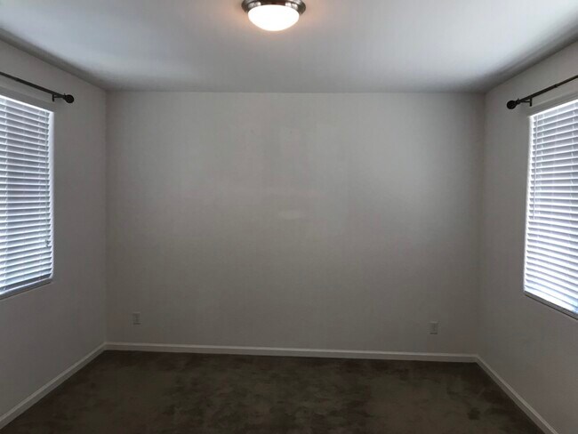 Building Photo - 1704 Brodea Ln