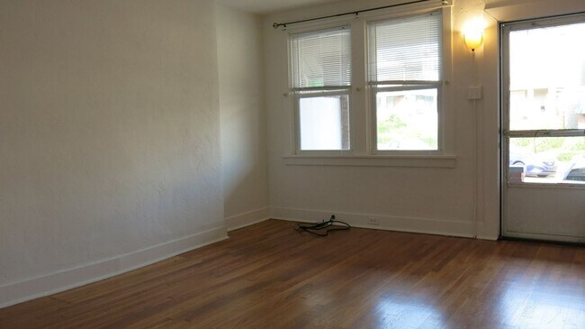 Building Photo - Available January 1,2026 Lease ends July 27th 2026