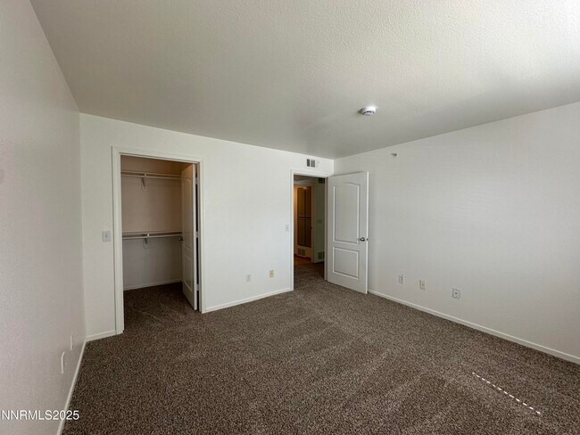 Building Photo - 6850 Sharlands Ave.