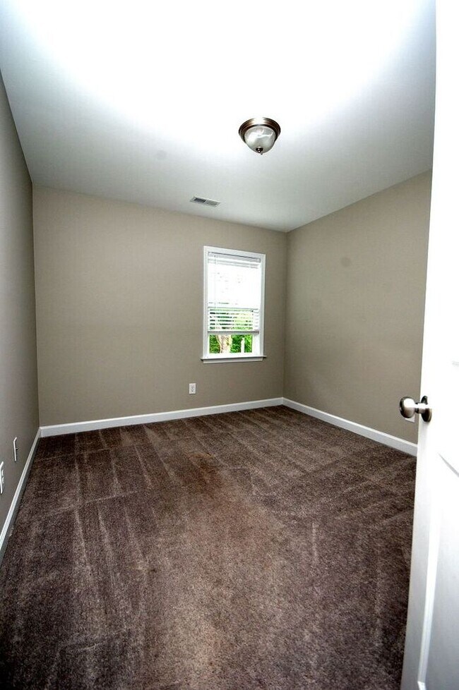 Building Photo - 510 W First St Princeton, NC 27569