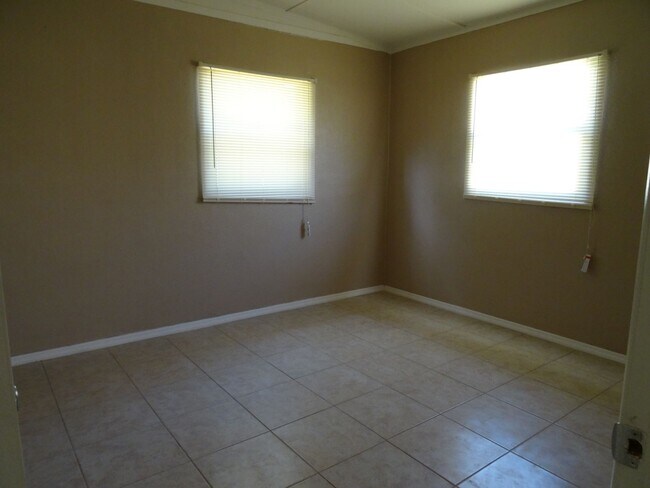 Building Photo - 3 Bed Home for Rent!