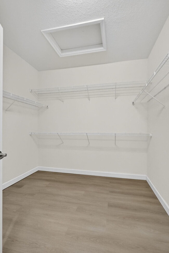 Building Photo - 10348 Wellington Parc Dr