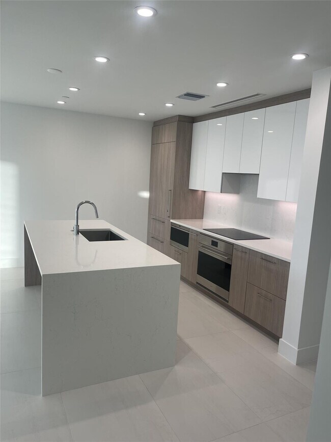 Building Photo - 153 Seabreeze Blvd