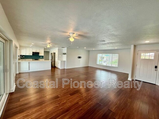 Building Photo - 613 Kingston Ct