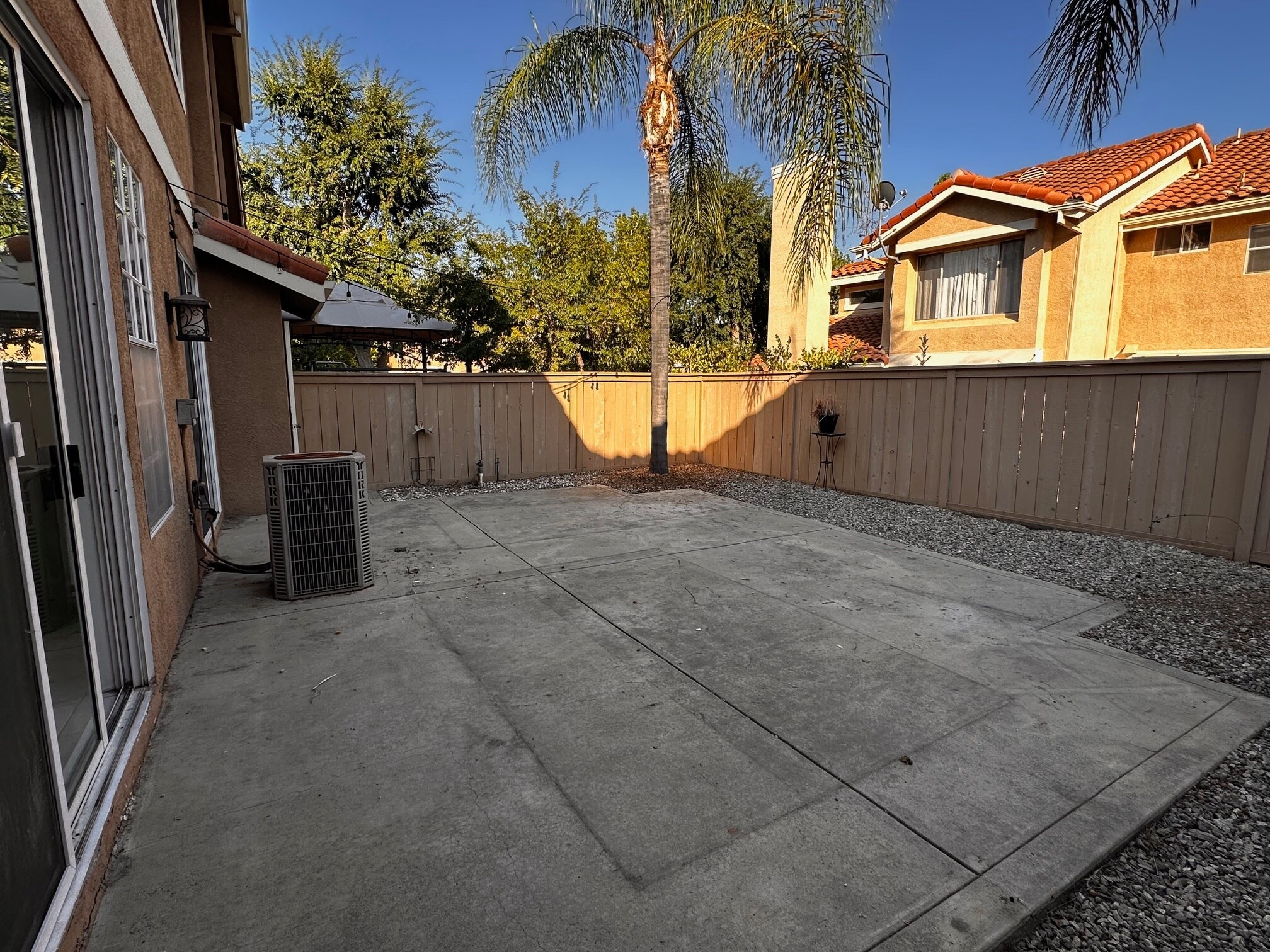 Building Photo - 4862 Martona Dr