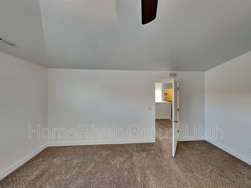 Building Photo - 836 E 340 S