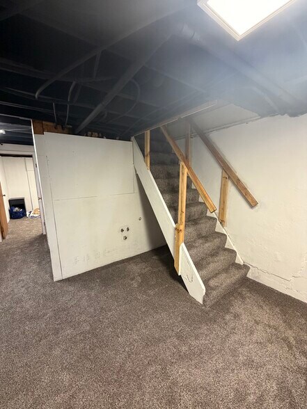 Building Photo - 626 S 36th St