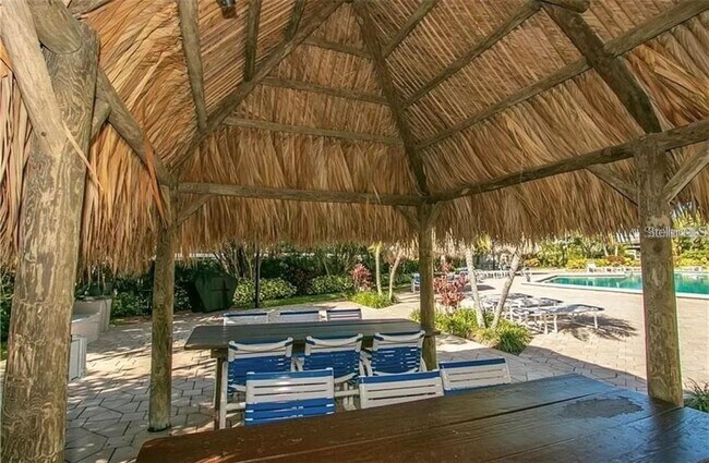 Building Photo - 400 Island Way