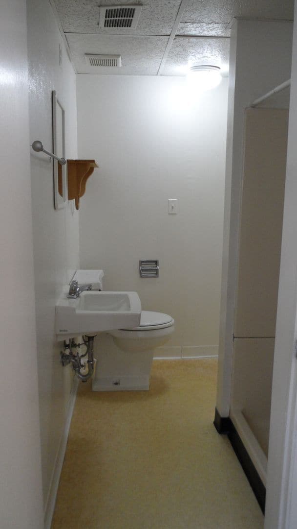 Building Photo - (1614 8th Ave)