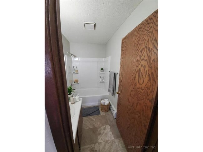 Building Photo - 725 S 9th St