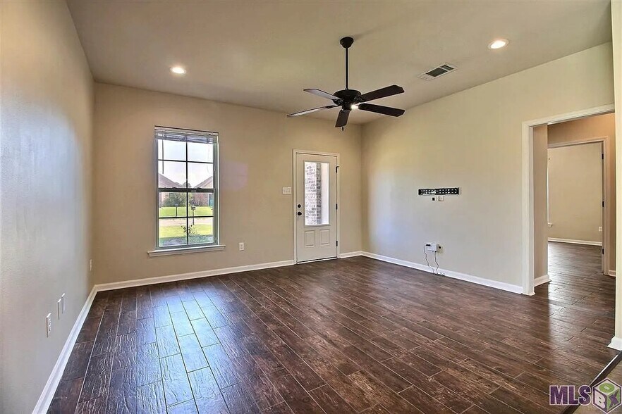 Building Photo - 11389 Ashwood Ct