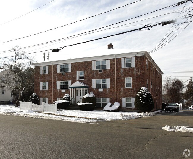 Brookside Apartments 571012 Totman Dr Woburn MA 01801 Apartment