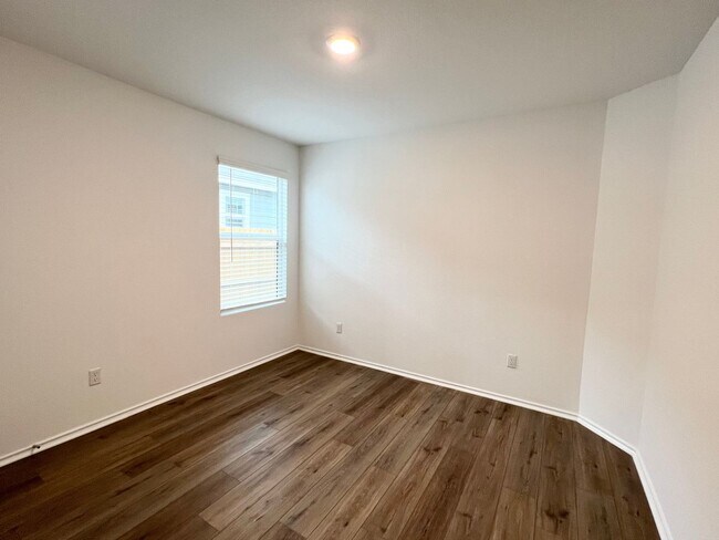 Building Photo - Jarrell Home For Lease