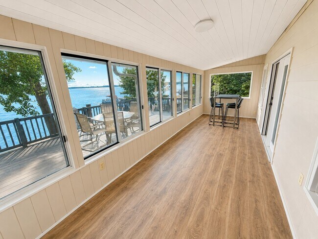 Building Photo - 118 Willow Point Dr