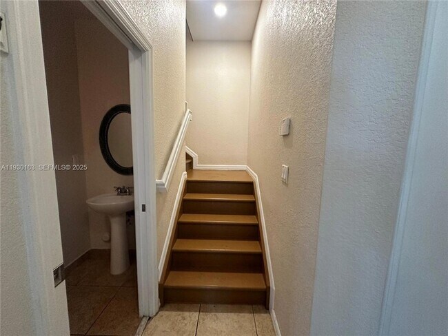 Building Photo - 10800 NW 88th Terrace