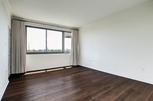 Building Photo - 49 Briar Hollow Ln