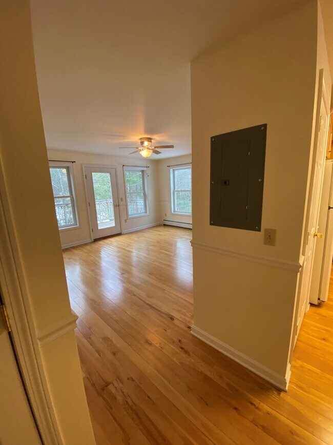 Building Photo - 75-H SL