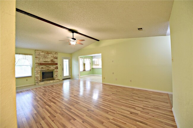 Building Photo - 4604 Pelham Dr