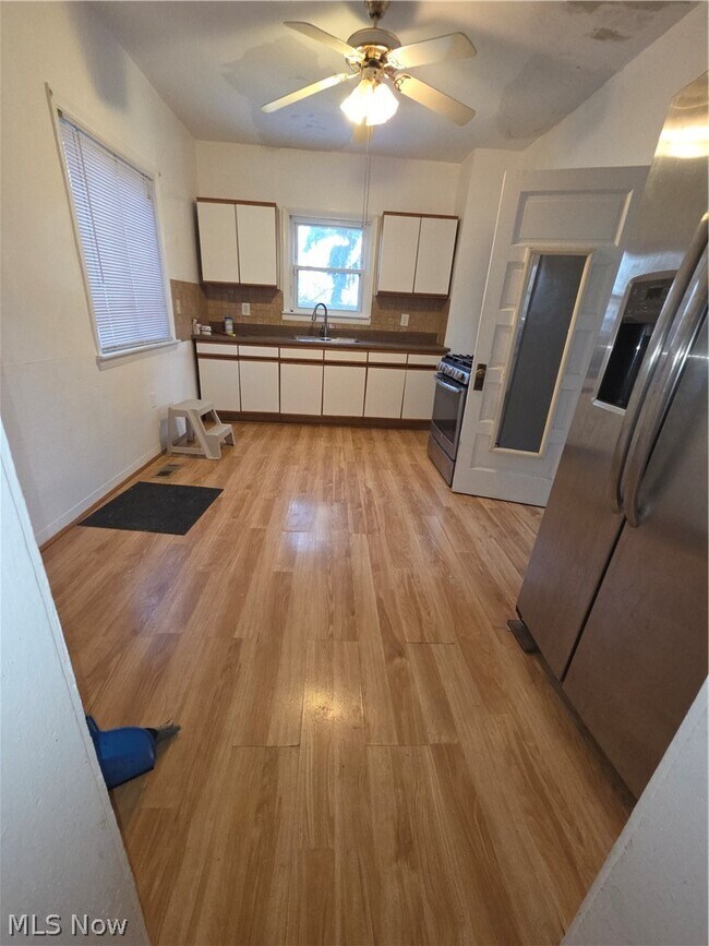 Building Photo - 3803 E 50th St