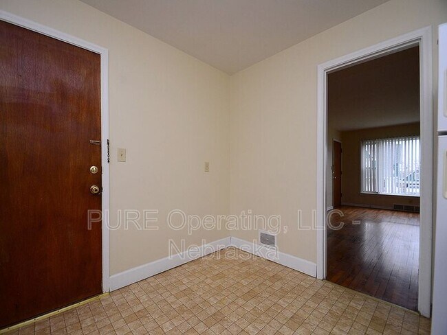 Building Photo - 210 N 32nd Ave