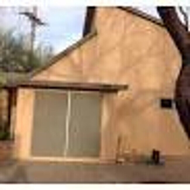 Building Photo - 6720 N Andrea Doria Dr