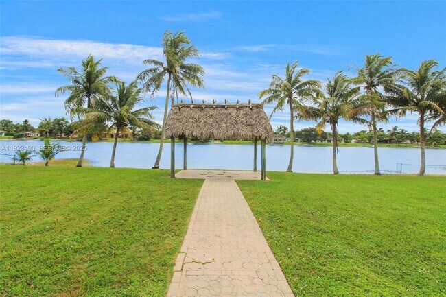 Building Photo - 10962 SW 117th St