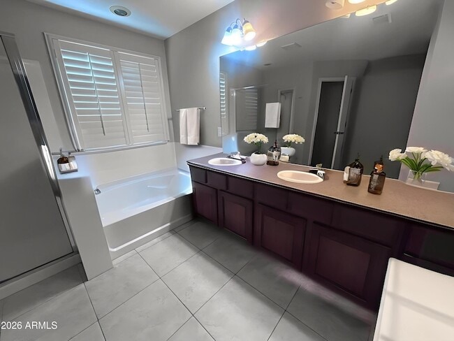 Building Photo - 29789 W Fairmount Ave