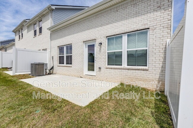 Building Photo - 204 Douglas Bend Rd
