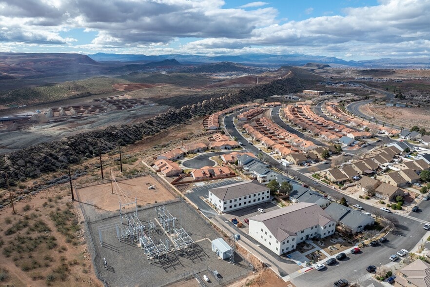 Building Photo - 6129 W 100 S