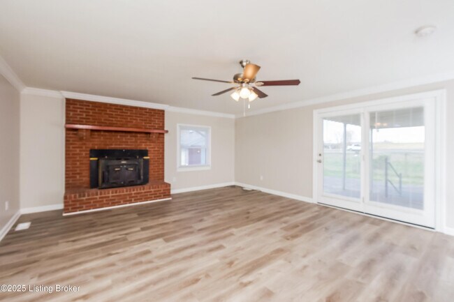 Building Photo - 9412 Titan Dr