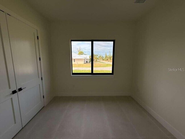 Building Photo - 10426 Live Oak Rd