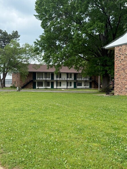 Building Photo - 3720 Outland Rd