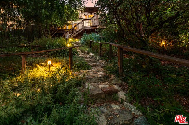 Building Photo - 6271 Saylin Ln