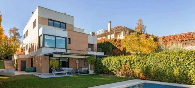 Building Photo - 6733 NW 2nd Ct