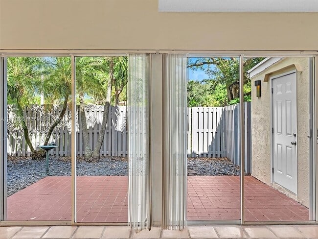 Building Photo - 1353 Springside Dr