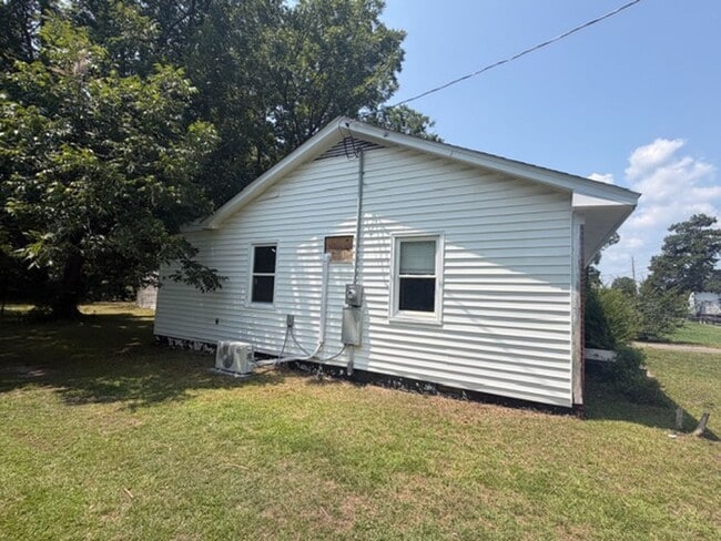 Building Photo - 609 Marcella Dr