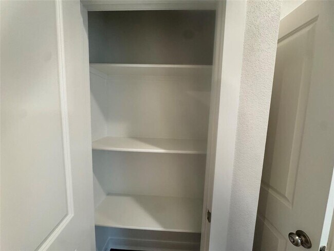 Building Photo - 108 Sorghum Dr