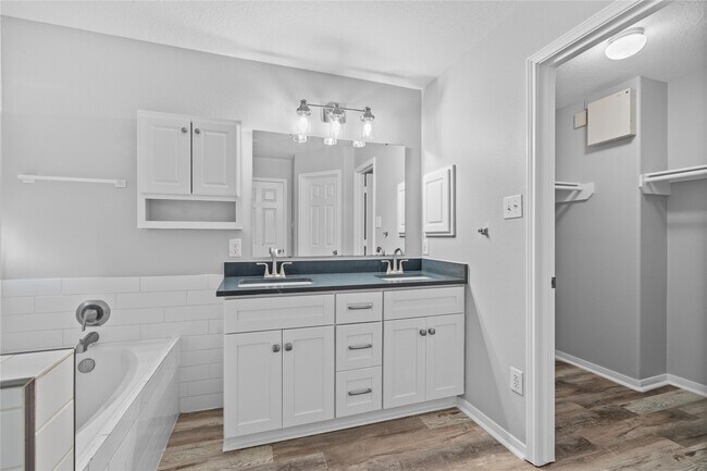 Building Photo - 12311 Granite Woods Ct