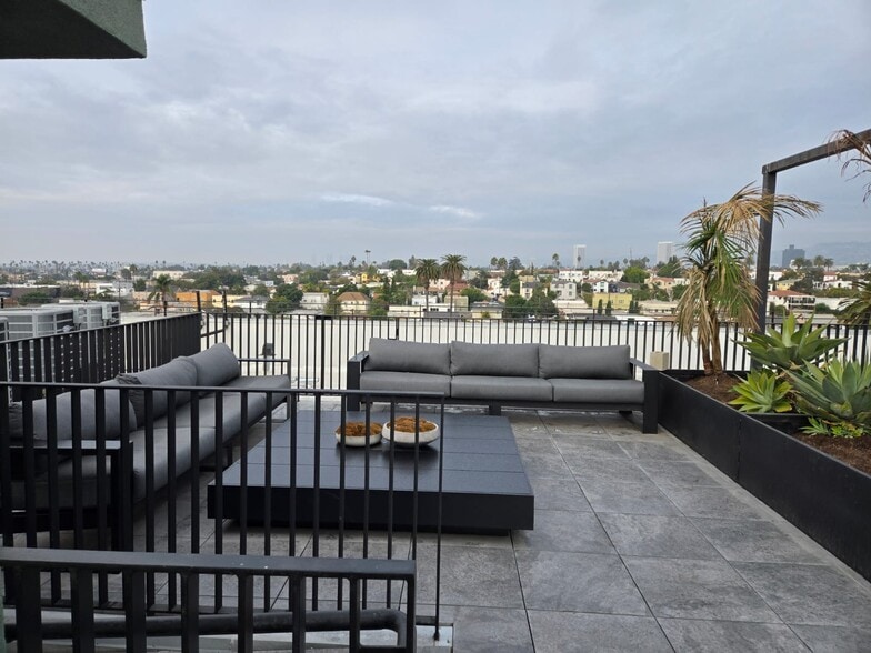 Building Photo - 4506 Dockweiler St