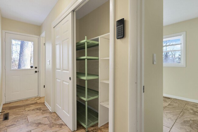 Building Photo - 2844 Wildwood Rd