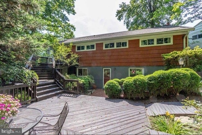 Building Photo - 5885 9th Rd N